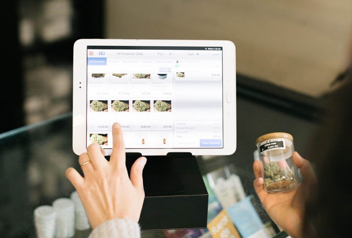 cannabis-store-purchase